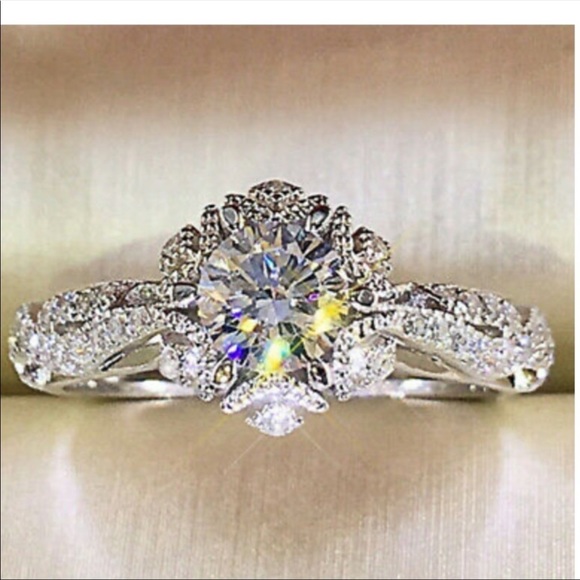 New Women’s 925 Sterling Silver Sapphire Ring - Picture 3 of 6